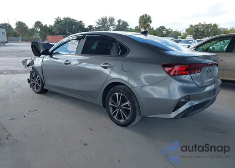 2023 Kia Forte Lxs z USA, uszkodzony, nr VIN 3KPF24AD2PE641424